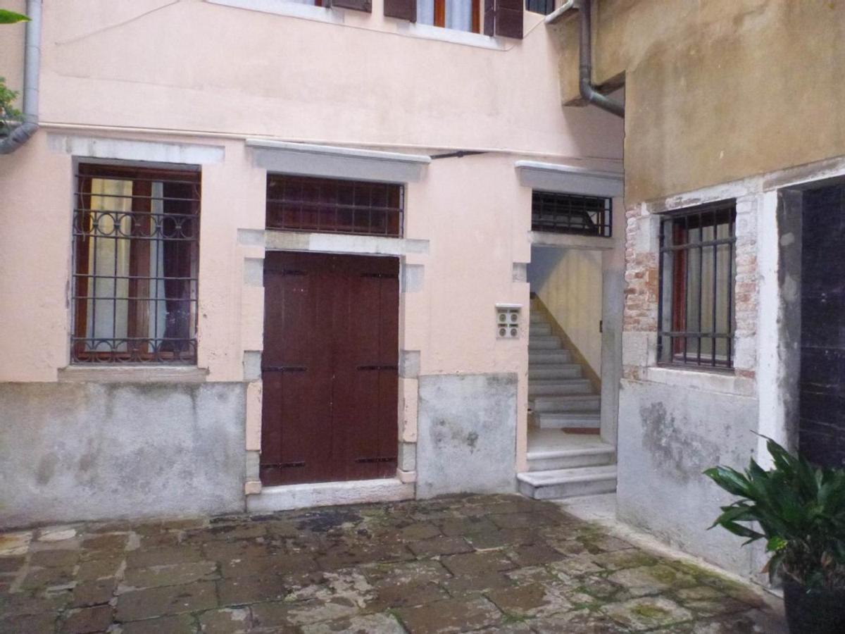 Delicious Near St. Square Appartement *